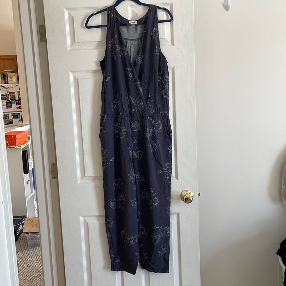 Old Navy large jumpsuit. Gray with floral designs.